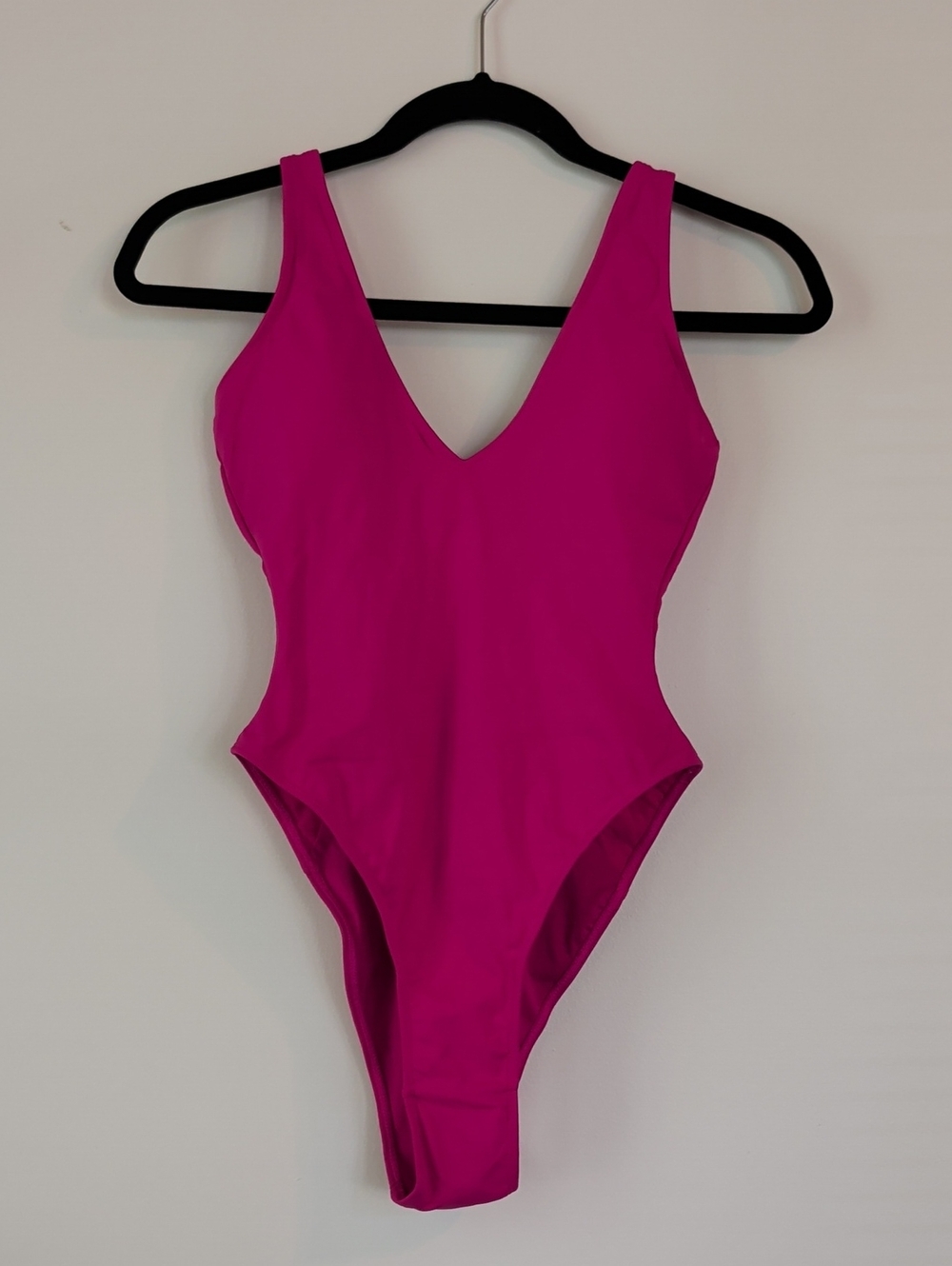 TA3 Women’s V-Neck One-Piece Swimsuit in Fuchsia